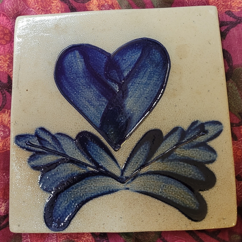 VTG ELDRETH POTTERY Salt Glazed Hang Tile Trivet Blue Heart Folk Art 1984/1989